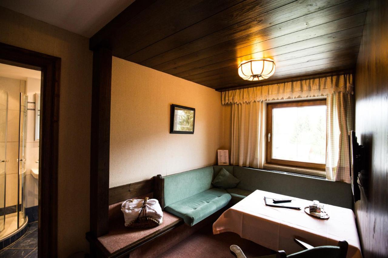 Landhaus Schnoeller ทันน์ไฮม์ ภายนอก รูปภาพ